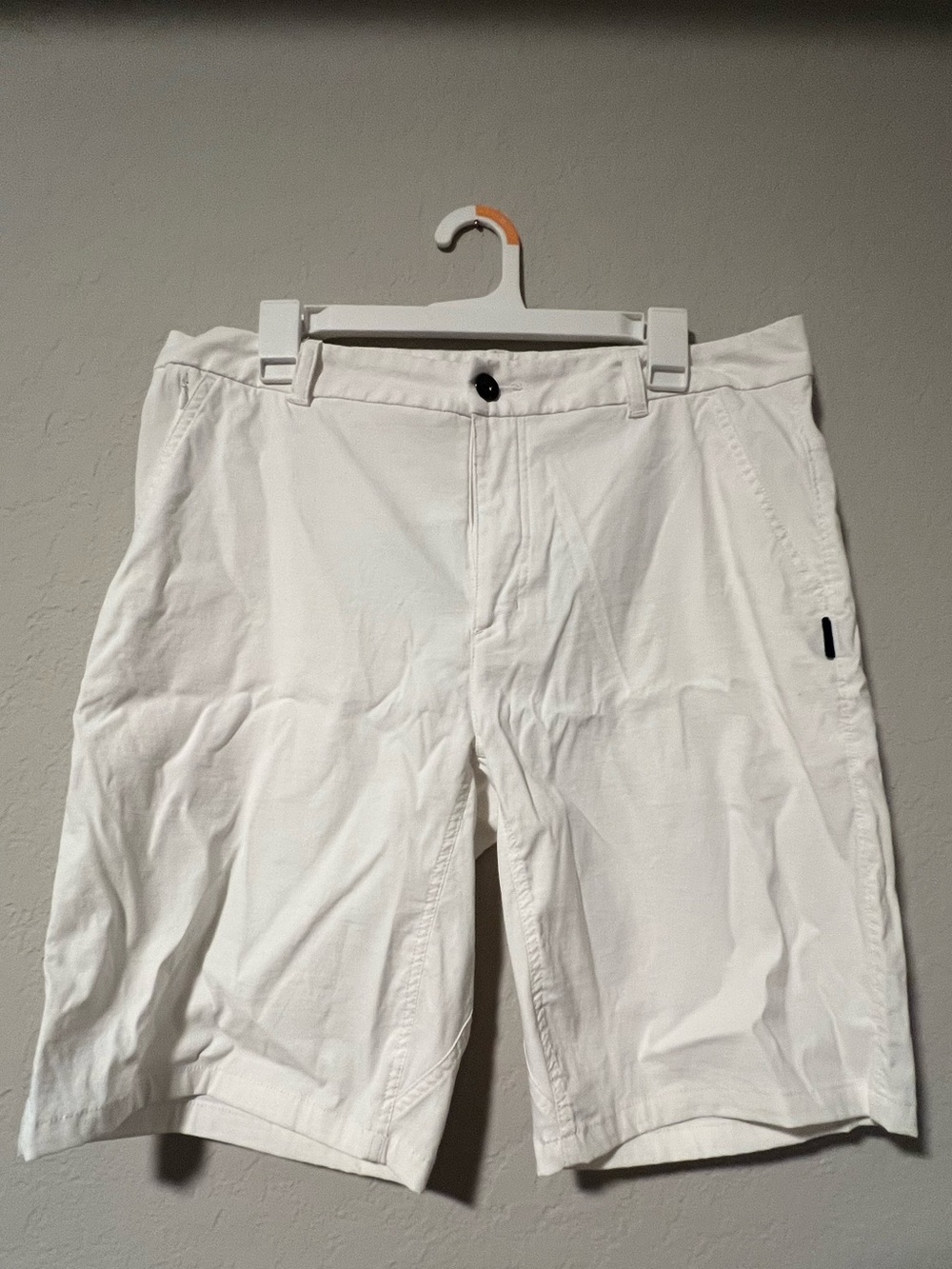 Oakley Men's Hybrid Golf, Board/Chino Shorts 21", Sz 34, 10” Inseam - White, EUC